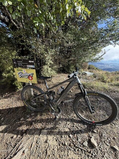 full suspension electric mountain bike Santa Cruz Vala