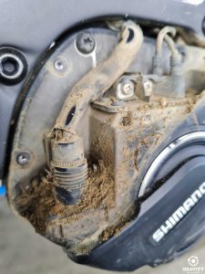 dirty battery and wiring contacts on the ebike motor